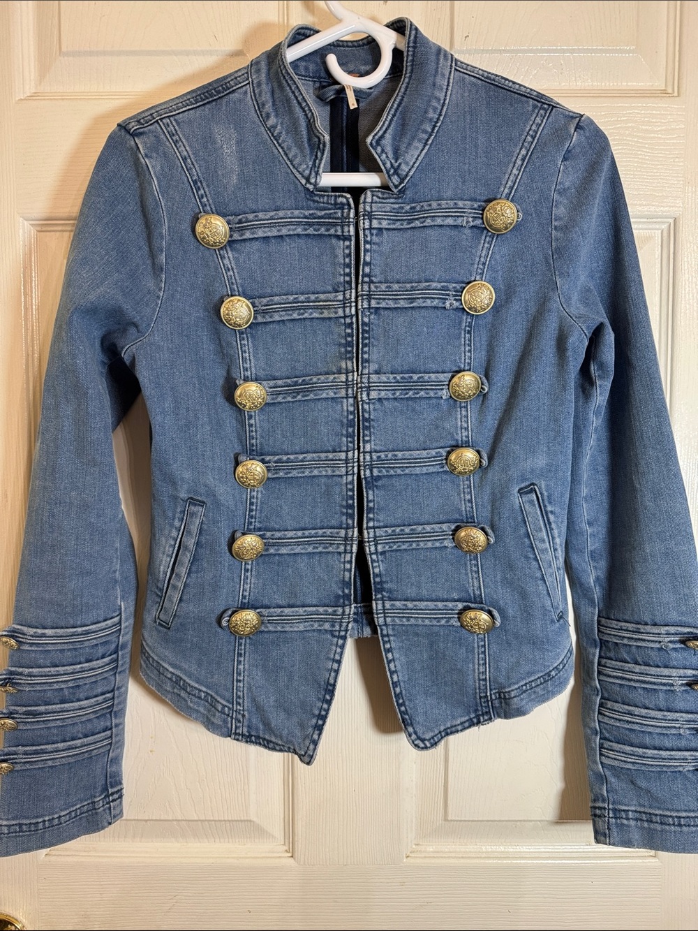 Free People Blue Military-Style Denim Jacket with Brass Buttons Sz Small
